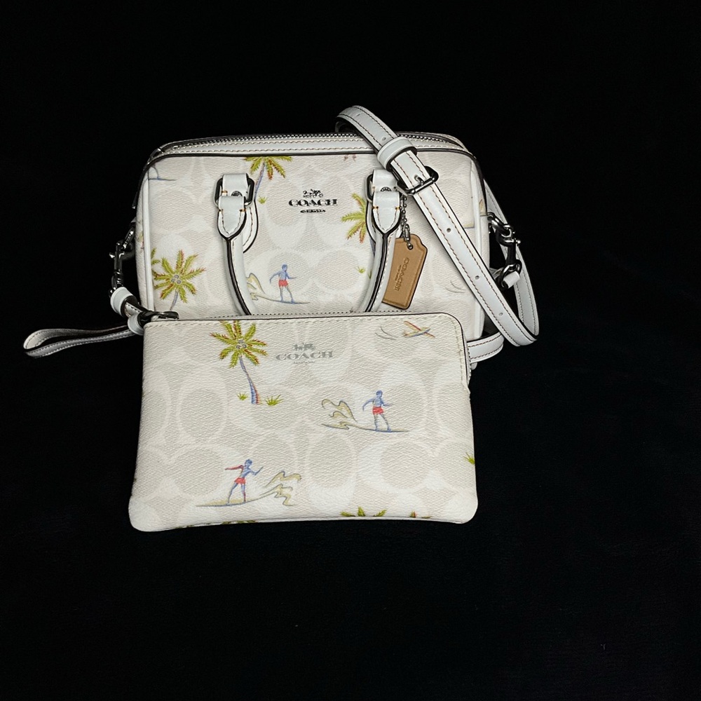 Coach Cream Wristlet with Tropical Design - Picture 5 of 5